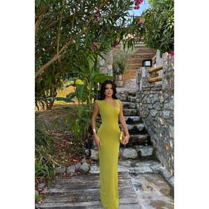 Vestido Largo Verde para Actividades al Aire Libre y Senderismo - Product Image 1