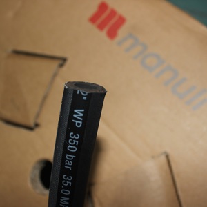 Tuyau <span class=keywords><strong>hydraulique</strong></span> en caoutchouc tressé en fil d'acier haute pression <span class=keywords><strong>Manuli</strong></span> Rockmaster EN853 2SN SAE100 R2 à - Product Image 1