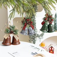 Décoration de Noël en tissu, carillon éolien, style vintage européen-américain, avec nœuds, pommes de pin, baies rouges, aiguilles vertes, design ouvert, arbre