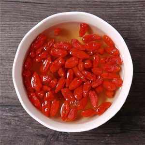 Baies de <span class=keywords><strong>Goji</strong></span> séchées biologiques de qualité supérieure Fruits secs naturels pour l'assaisonnement et les épices avec des avantages pour la santé Approvisionnement en gros en vrac - Product Image 4