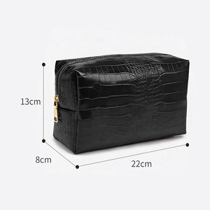 Bolsa de <span class=keywords><strong>Maquillaje</strong></span> de PU con Diseño de Cocodrilo Personalizada - Organizador de Cosméticos de Alta Gama, Resistente al Agua y Estructurado <span class=keywords><strong>para</strong></span> Productos de Cuidado de la Piel y Artículos de Aseo - Product Image 4