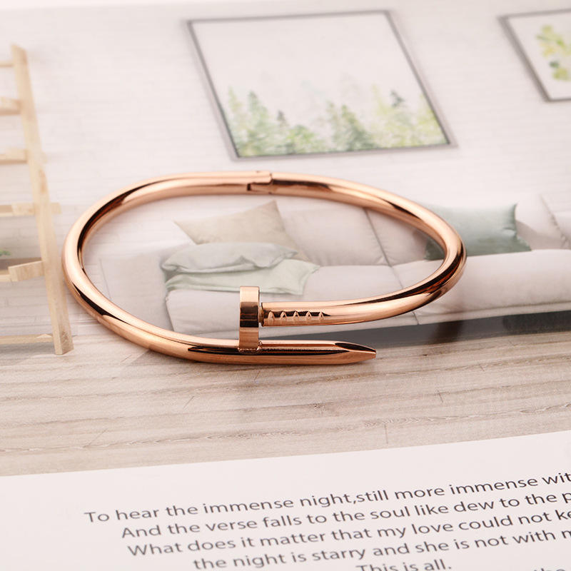 โรสโกลด์ ไม่มีเพชร