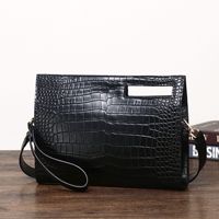 Tas Tangan Desainer Mewah Kasual Unisex Bermerek Kulit Buaya Asli Model Amplop Clutch Pochette dengan Tali Pergelangan Tangan dan Resleting