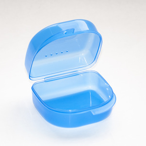 Boîte de rangement pour prothèses dentaires HUIYA, en plastique, grande ou moyenne taille, pour le soin des prothèses. - Product Image 1