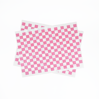 Papier enduit PE à carreaux roses sur base blanche personnalisé, imperméable et résistant à la graisse, pour l'emballage de la restauration rapide, des boulangeries et des plats à emporter