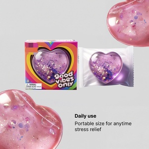Lindo Juguete Blandito de Maltosa en Forma de Corazón Nedoh, Suave al Tacto, de Rápido Rebote, Mini Juguete Portátil para Aliviar el Estrés - Product Image 1