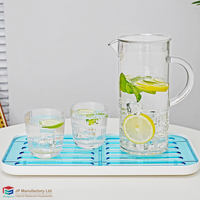 Carafe et pichet en plastique transparent de 1,6 L avec poignée et couvercle pour eau, jus, thé glacé, bière