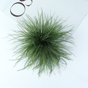 Broches de Plumas con Diseño de Rosa Ajustables Hechos a Mano de 15 cm - Accesorios de Ropa DIY con Doble Propósito - Product Image 1