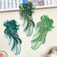 Applique en tissu brodé de sequins et de perles sur base en maille pour la décoration de robes de soirée et de danse et les accessoires de couture DIY
