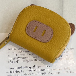 Portefeuille en cuir chic de petite taille avec fonction de blocage RFID et visage d'animal amusant pour un style jeune et décontracté - Product Image 3