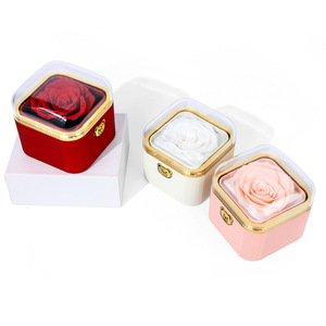 Portagioie rosa rotante Auto con fiori eterni vetrina in vetro acrilico borsa di <span class=keywords><strong>San</strong></span> <span class=keywords><strong>Valentino</strong></span> compleanno a sorpresa regalo per <span class=keywords><strong>lei</strong></span> - Product Image 5