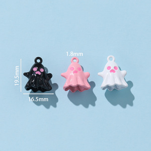จี้โลหะผสมรูปผีสีดำชมพูขาว ของตกแต่งฮาโลวีน พวงกุญแจ DIY รูปการ์ตูน สำหรับใช้ภายในอาคาร - Product Image 2