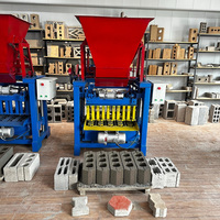 Machine à Briques Creuses à Vibration Personnalisable pour la Fabrication de Blocs de Béton pour la Construction