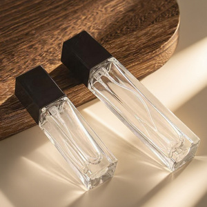 Cosmetics Packaging Portable Mini <b>Empty</b> Square <b>Spray</b> <b>Bottle</b> Clear Screw Refillable 10ml Glass Perfume <b>Bottle</b> With Black Cap - Product Image 6