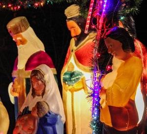 Escultura Luminosa de Fibra de Vidrio con Motivo Navideño de la Sagrada Familia de Jesús, Personalizada para Exteriores, Escultura de Jesús para Patio o Calle - Product Image 2