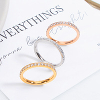 Bague en acier inoxydable entièrement pavée de zircone cubique, motif étoilé, pour couple, idéale pour les fiançailles et les mariages