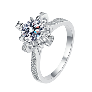 Bague de fiançailles de luxe en argent sterling S925 plaqué platine avec moissanite taille ovale et sertissage à griffes - Product Image 1