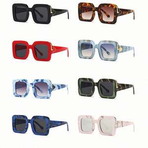 Gafas de Sol Cuadradas Extra Grandes para Hombre, Diseño Retro 2022, Color Negro y Rojo, Protección UV400 - Product Image 4