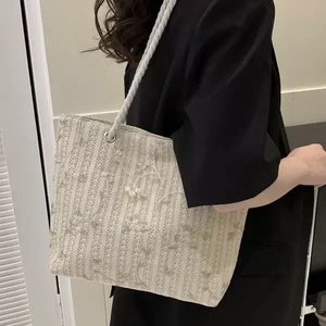 กระเป๋าถือสานลายลูกไม้แบบใหม่ปี 2026 สำหรับผู้หญิง กระเป๋าสะพายไหล่สไตล์ลำลองน่ารัก กระเป๋าโท้ทมินิโบโฮสุดเก๋ กระเป๋าถือฤดูร้อนสุดหรู - Product Image 2