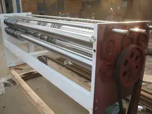 Semi Otomatis Corrugated Cardboard Menggorok dan Mencetak Mesin Cutting