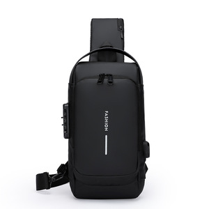 Bolsa de Ombro Masculina 2026 à Prova d'Água para Moto e Bicicleta com Trava, Bolsa Transversal com Logo Personalizado e USB Antifurto - Product Image 3