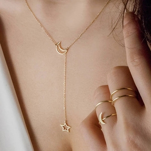 Nuova Collana Lunga da Donna di Tendenza con Design Semplice Luna e Stella e Catena a Maglie, Accessorio Regalo Popolare - Product Image 2