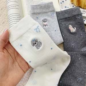 Calcetines de media pantorrilla para mujer con bordado de cachorro, absorbentes del sudor, antibacterianos, para primavera y otoño - Product Image 1