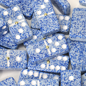 Juego de Dominó Profesional Doble Seis de Melamina <span class=keywords><strong>Efecto</strong></span> Mármol Azul con Pernos Giratorios Dorados y Logo Personalizado - Product Image 2