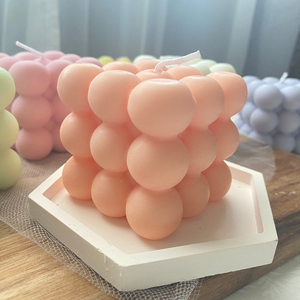 <span class=keywords><strong>Velas</strong></span> Aromáticas Cuadradas con Aroma a Cubo de Rubik al por Mayor, Vela Aromática en Forma de Corazón con Burbujas, Sin Humo, en Colores Estéticos para Decoración de Habitaciones - Product Image 2