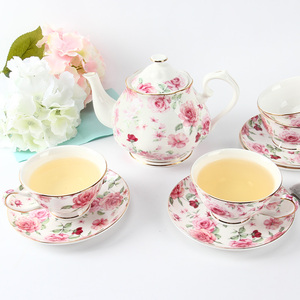 Set da tè in porcellana fine con motivo floreale a rose per 4 persone, ideale per il tè pomeridiano in giardino. - Product Image 4