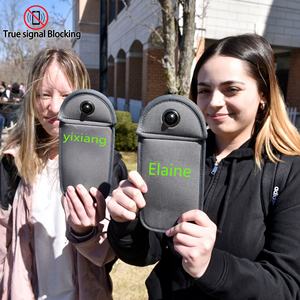 กระเป๋าใส่โทรศัพท์มือถือแบบมีแม่เหล็กปิดผนึก ทำจากนีโอพรีน พิมพ์โลโก้ได้ เหมาะสำหรับนักเรียนในกิจกรรมต่างๆ - Product Image 2