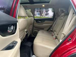 นิสสัน เอ็กซ์เทรล ปี 2017 เครื่องยนต์ 2.5 ลิตร เกียร์อัตโนมัติ รถ SUV พวงมาลัยซ้าย ล้อแม็ก R18 เบาะหนัง ภายในสีเข้ม ไฟหน้าแบบฮาโลเจน ระยะห่างจากพื้น 213 มม. - Product Image 5
