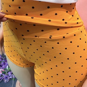 Completo da <span class=keywords><strong>donna</strong></span> due pezzi casual con pantaloncini a pois, vita pieghevole, coordinato per lo streetwear con fascia per capelli - Product Image 5