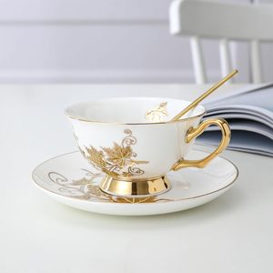 Ensemble de 6 tasses et soucoupes à thé et café en porcelaine plaquée or, style moderne et luxueux, écologiques, compatibles micro-ondes, idéal pour les cadeaux d'affaires - Product Image 6