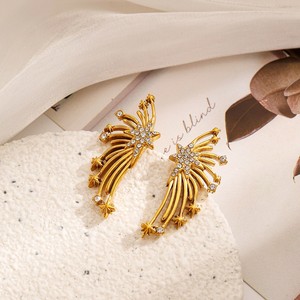 Orecchini a Perno di Lusso 'Cometa d'Oro' per Donna, <span class=keywords><strong>Gioielli</strong></span> con Zirconi, Design ad Ala, Placcati in Oro 18K, <span class=keywords><strong>Gioielli</strong></span> in Acciaio Inossidabile per Donne - Product Image 3