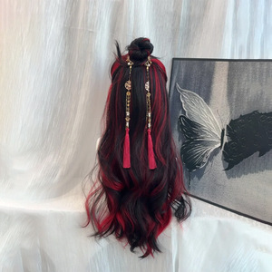 Peluca Larga Rizada de Marca Nacional con Flequillo Lateral, Reflejos Negros y Rojos, Densidad 130, Fibra Kanekalon, Peluca Completa - Product Image 5