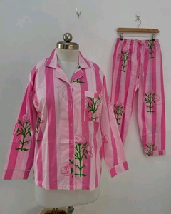 Ensemble de pyjama en coton brodé rayé rose pour femmes, manches longues, boutons sur le devant, vêtements de nuit décontractés, longueur complète - Product Image 1