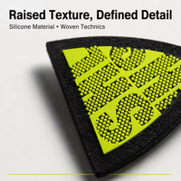 Étiquettes de vêtements personnalisées en silicone tissé 3D de haute qualité, écologiques, sérigraphiées, en forme carrée/en rouleau pour chemises, pantalons, robes, sacs