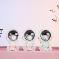 Lampe Led en résine inspirée de la galaxie, astronaute de la galaxie, luminaire décoratif d'intérieur, idéal pour les enfants
