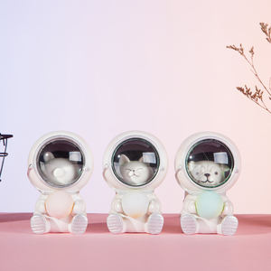 <span class=keywords><strong>Galaxy</strong></span> <span class=keywords><strong>Guardian</strong></span> Astronaut Animal Cute Pet Resin Night Light Moon lampada decorativa a Led per bambini - Product Image 5
