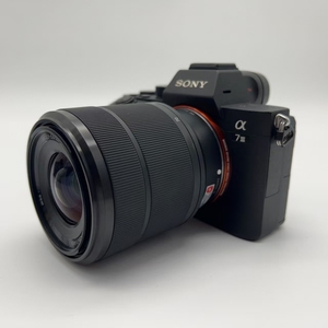 กล้อง <span class=keywords><strong>Sony</strong></span> <span class=keywords><strong>Alpha</strong></span> <span class=keywords><strong>7</strong></span> <span class=keywords><strong>III</strong></span> A7M3 ฟูลเฟรม พร้อมเลนส์ 28-70 มม. OSS ความละเอียด 24.2MP 4K HDR 693 AF ช่องใส่การ์ดคู่ ขายส่งจำนวนมาก - Product Image 2