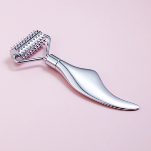 Outil facial de marque privée Drainage lymphatique Gua Sha Masseur de visage Anti-âge <span class=keywords><strong>Derma</strong></span> Roller Contrôle manuel filaire pour les soins de la peau - Product Image 3