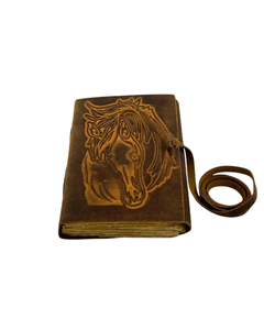 Carnet en cuir gaufré motif cheval fait main, carnet à couverture rigide vintage, journal rustique pour écrire, dessiner, esquisser et offrir en cadeau - Product Image 1