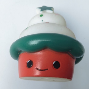 Wholesale Festive XMAS Tree Ice Cream Squeeze Toy Squeaky Vinyl Pet Toy Holiday Themed - Product Image 4