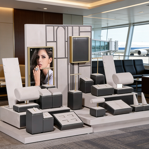 Conjunto de Exhibidores de Joyería de Diseño Moderno para Tienda - Product Image 3