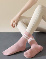 Chaussettes Crew Yoga & Pilates personnalisables pour femmes Logo du corps en coton antidérapant avec emballage Techniques tricotées pour l'été