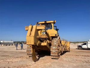 รถดันดินตีนตะขาบ CAT D11T พร้อมใบมีดและริปเปอร์ ระบบไฮดรอลิก MOOG ปี 2022 อุปกรณ์ก่อสร้างงานหนักมือสอง - Product Image 3