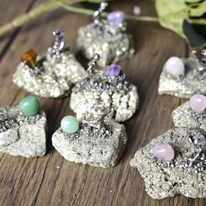 Vente en gros de sculptures en cristal, artisanat en pyrite naturelle, sculptures en pierre Feng Shui pour la décoration de la maison, cadeau - Product Image 3