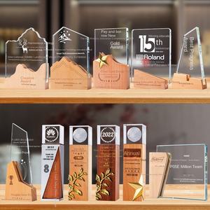 Trophée en cristal <span class=keywords><strong>de</strong></span> sport écologique <span class=keywords><strong>de</strong></span> haute qualité lettrage gravé personnalisé emballage <span class=keywords><strong>de</strong></span> boîte-cadeau <span class=keywords><strong>de</strong></span> conception <span class=keywords><strong>de</strong></span> médaille créative-Vente en gros - Product Image 4