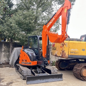 Excavadora Usada Hitachi ZX55USR de 5 Toneladas de Peso Operativo, Motor Isuzu y Componentes de Bomba Hechos en Japón - Product Image 5